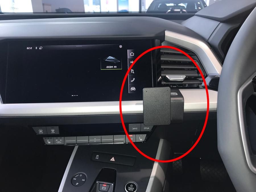 ProClip Audi Q4 21- Mitte montage RL