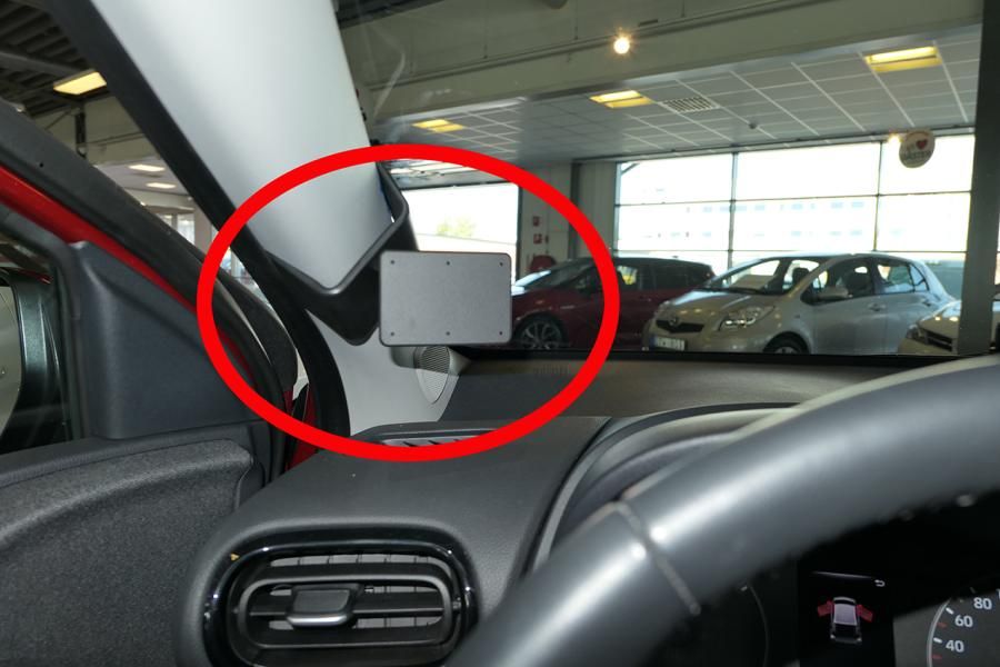 ProClip Toyota Yaris 21- links montage